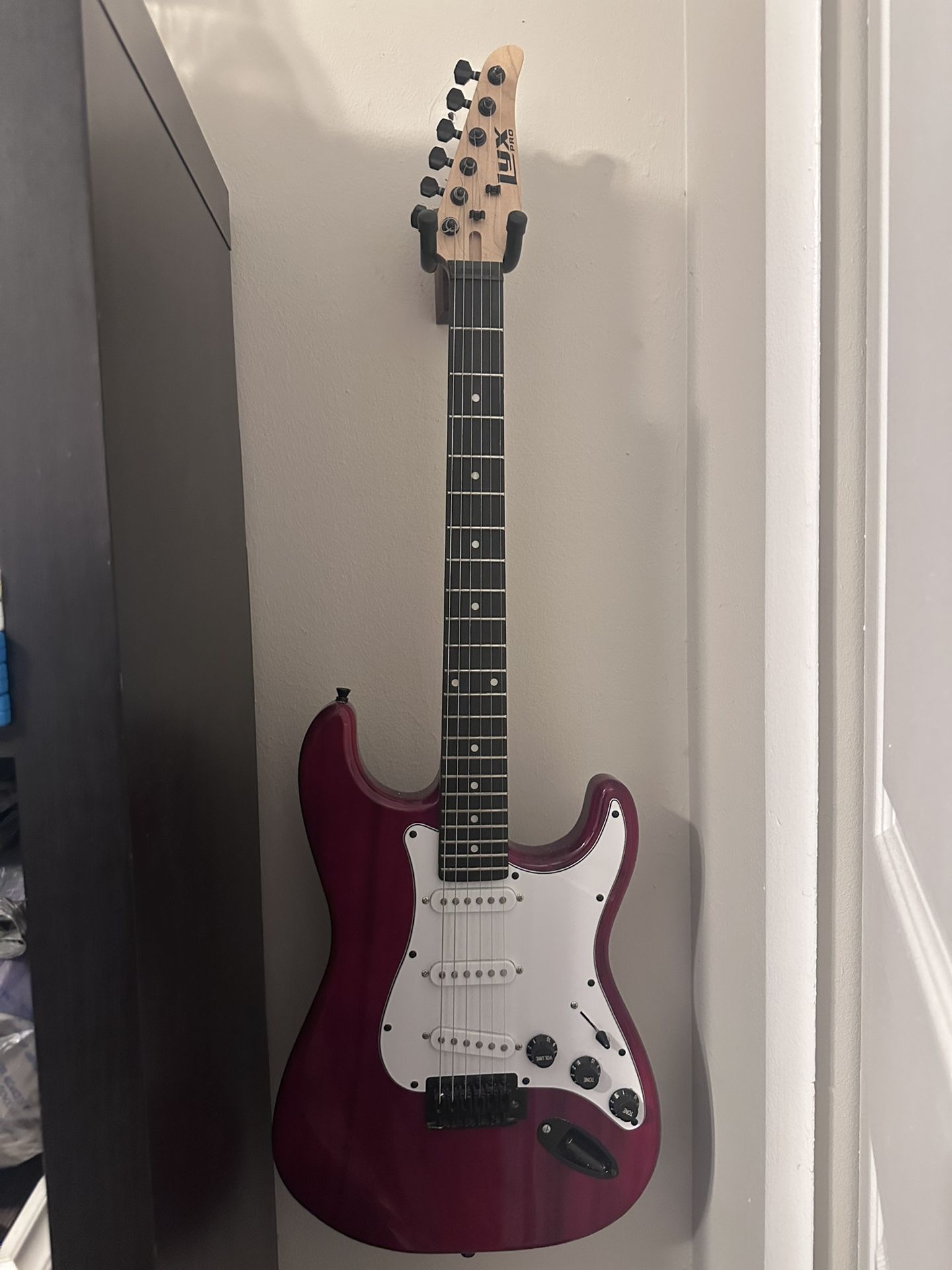 Red LYX Pro strat guitar