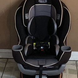 LIKE NEW GRACO EXTENDED 2FIT CONVERTIBLE CAR SEAT!!!!