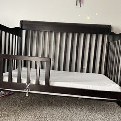 Baby Crib That Turns Into Toddler Bed