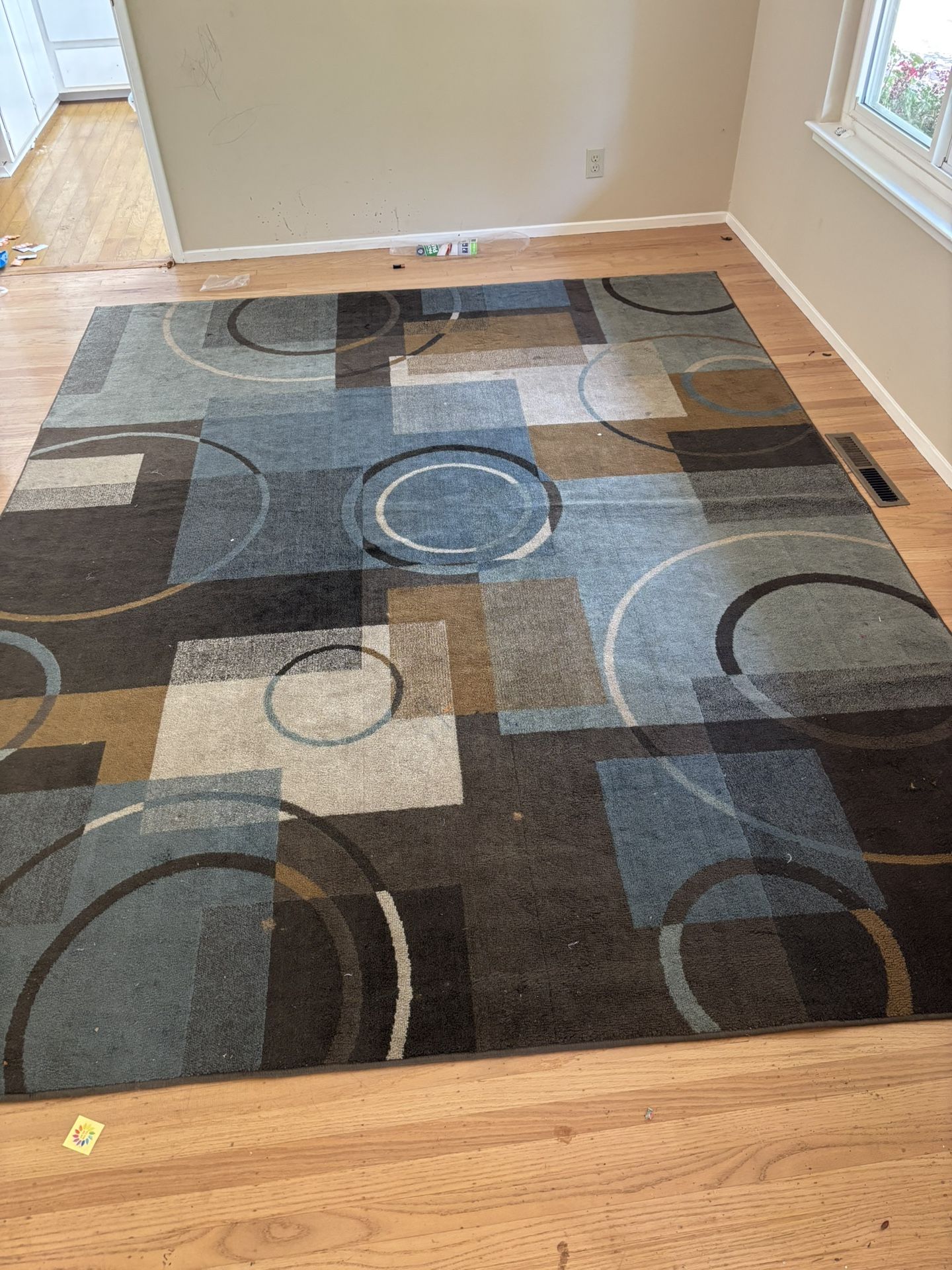 Rug & Bar stools 