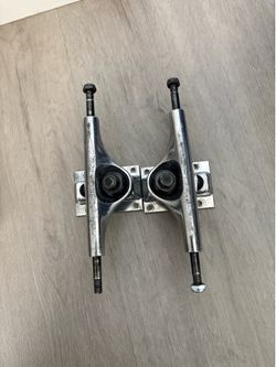 skateboard trucks