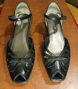 $2!! Liz Baker Women's Black Peep-Toe Leather Upper Balance Wedges w/ Strap - 6M
