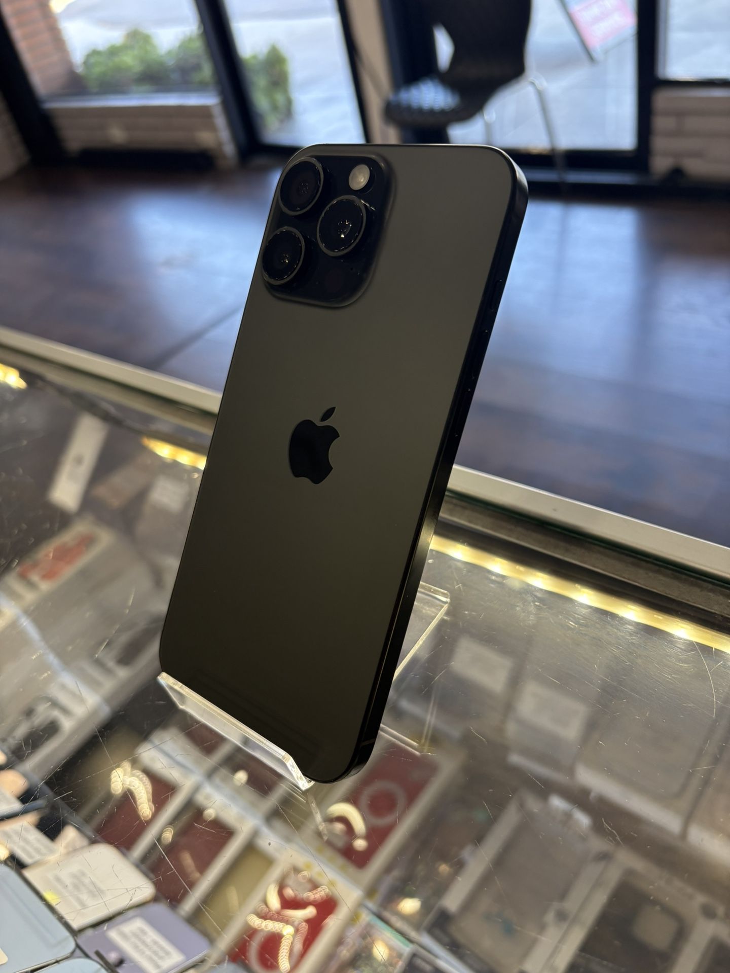 iPhone 16 Pro Max 256gb AT&T/CRICKET
