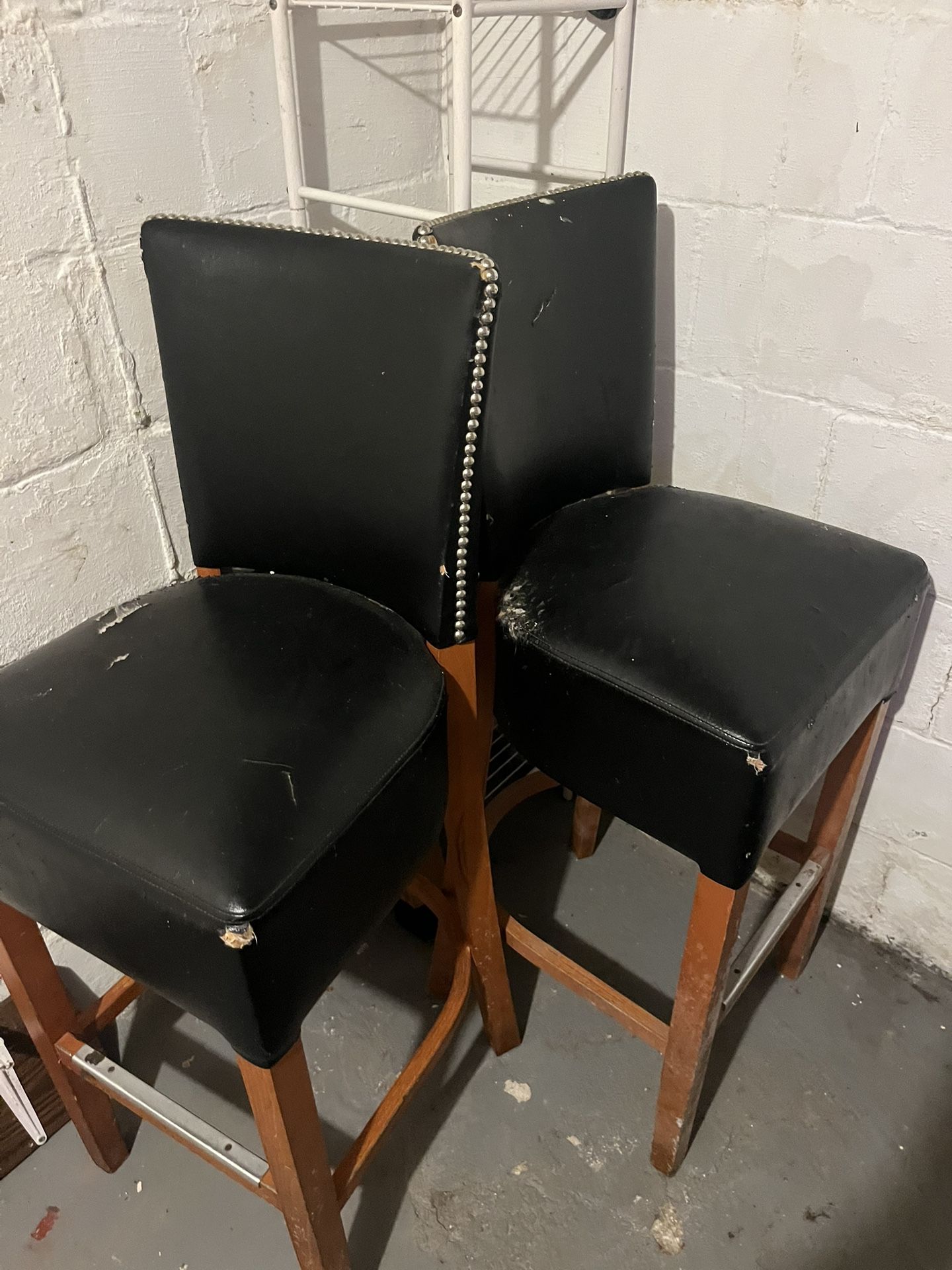 4 Bar stools