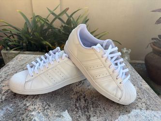 Adidas Superstar men’s size 9
