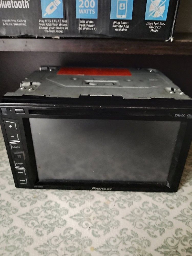 Pioneer 8" Touch Screen CD & DVD Player