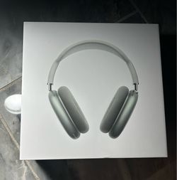 AIRPOD MAXES *GREEN*