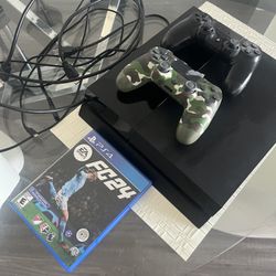 PS4 Con Controles Y FIFA 24