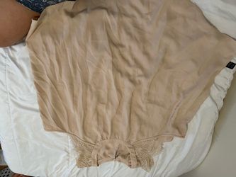 Torrid size 3 champagne lace sleeve blouse