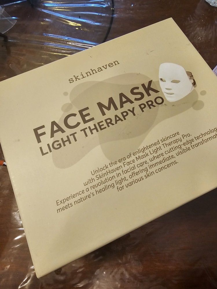 Face Mask Light Therapy Pro