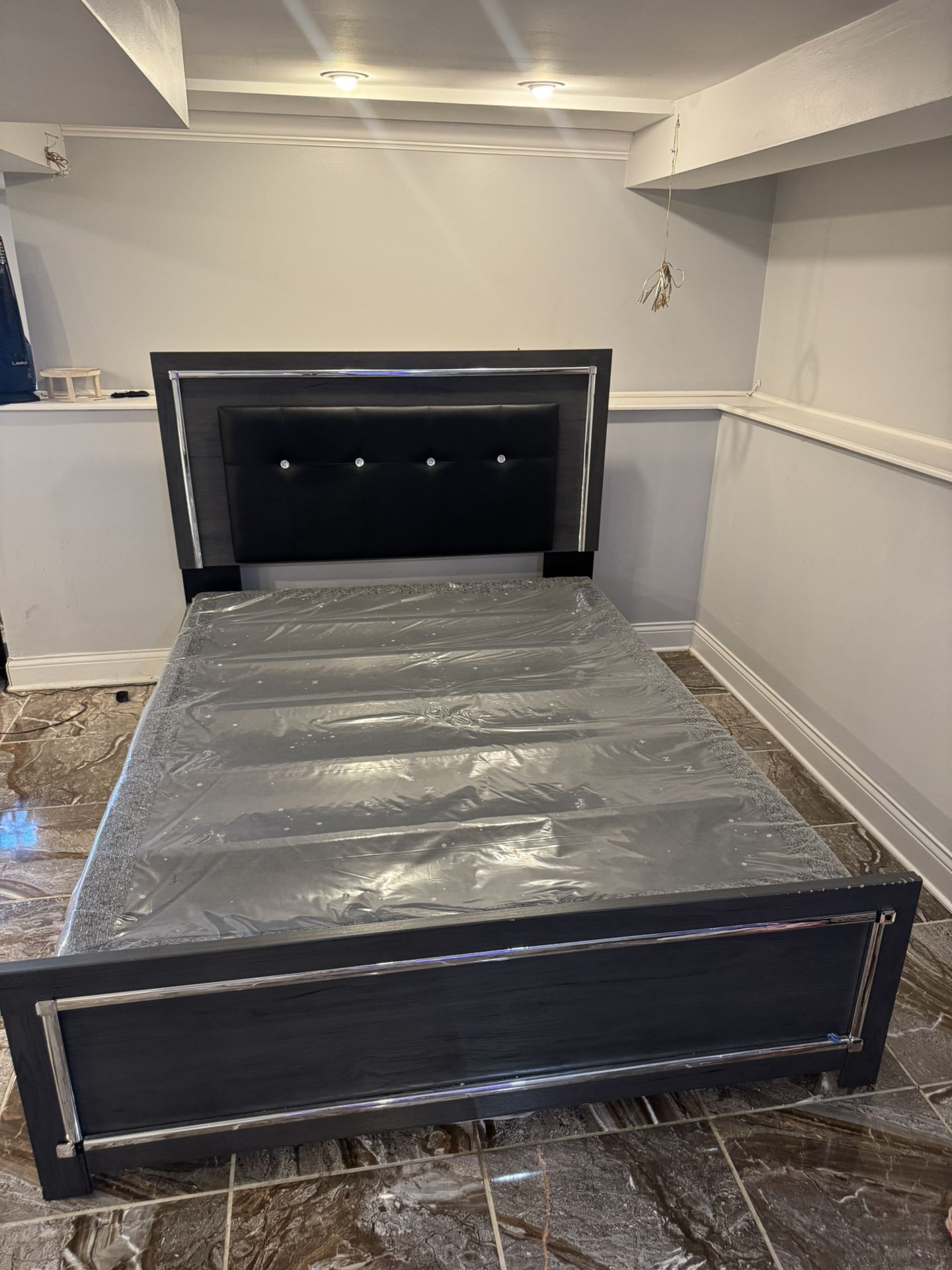 Modern Queen Bed - Gently Used