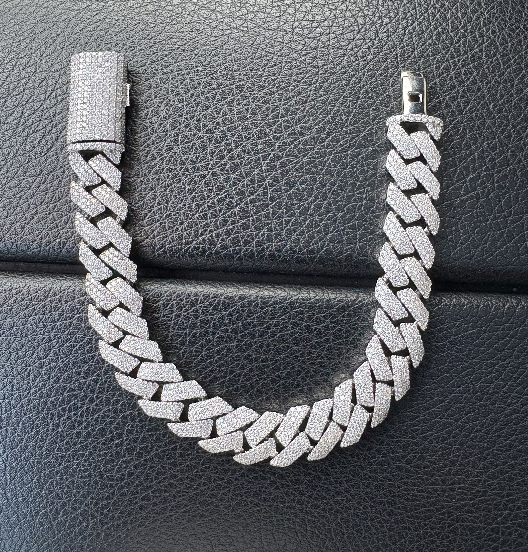 Cuban Link Bracelet Moissanite