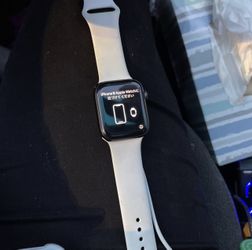 Apple Watch SE GPS + Cellular