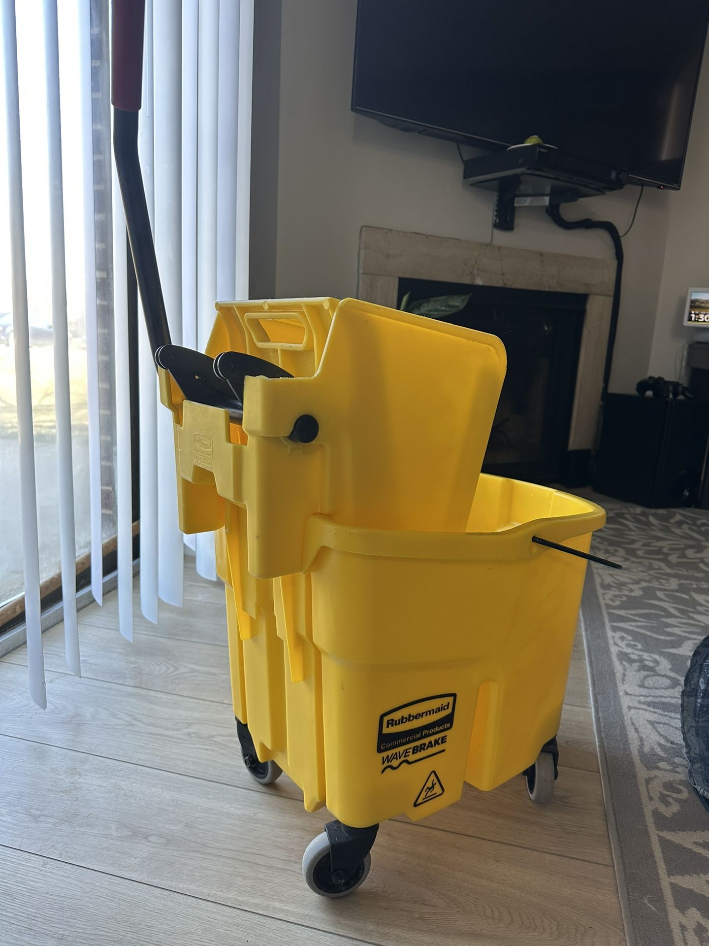 Rubbermaid Wave Brake 2.0 44 Cuartos De Galón