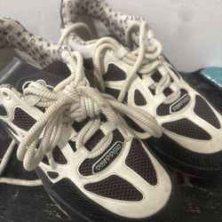 Lv Skates Grey And Black 