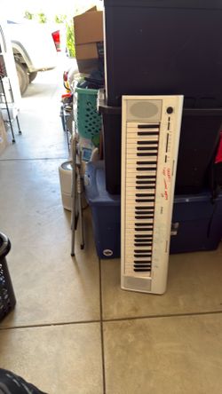 Yamaha electric keyboard