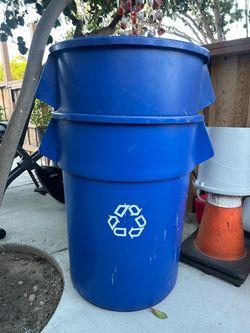 2 extra large heavy duty bins