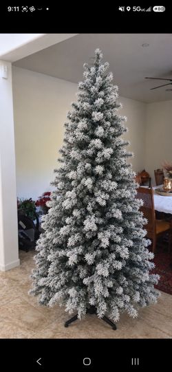 Vermont Flocked Pine 7.5 ft (2.2 m) Unlit Christmas Tree 50% Savings