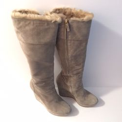 AUTHENTIC  GUCCI;SUEDE WEDGE BOOTS SIZE 38
