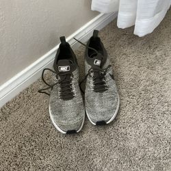 Nike Air Zoom Mariah Flyknit Racer Womens Running Shoes 