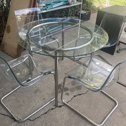 Dinning Table And 4 Chairs