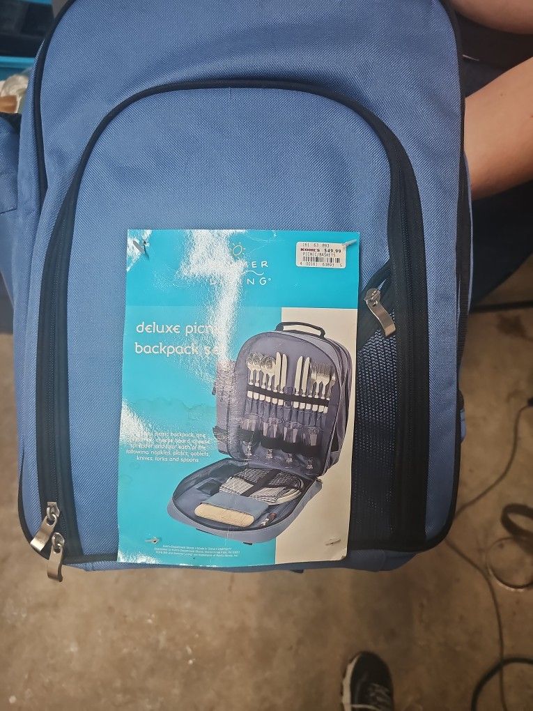 Deluxe Picnic Backpack Set