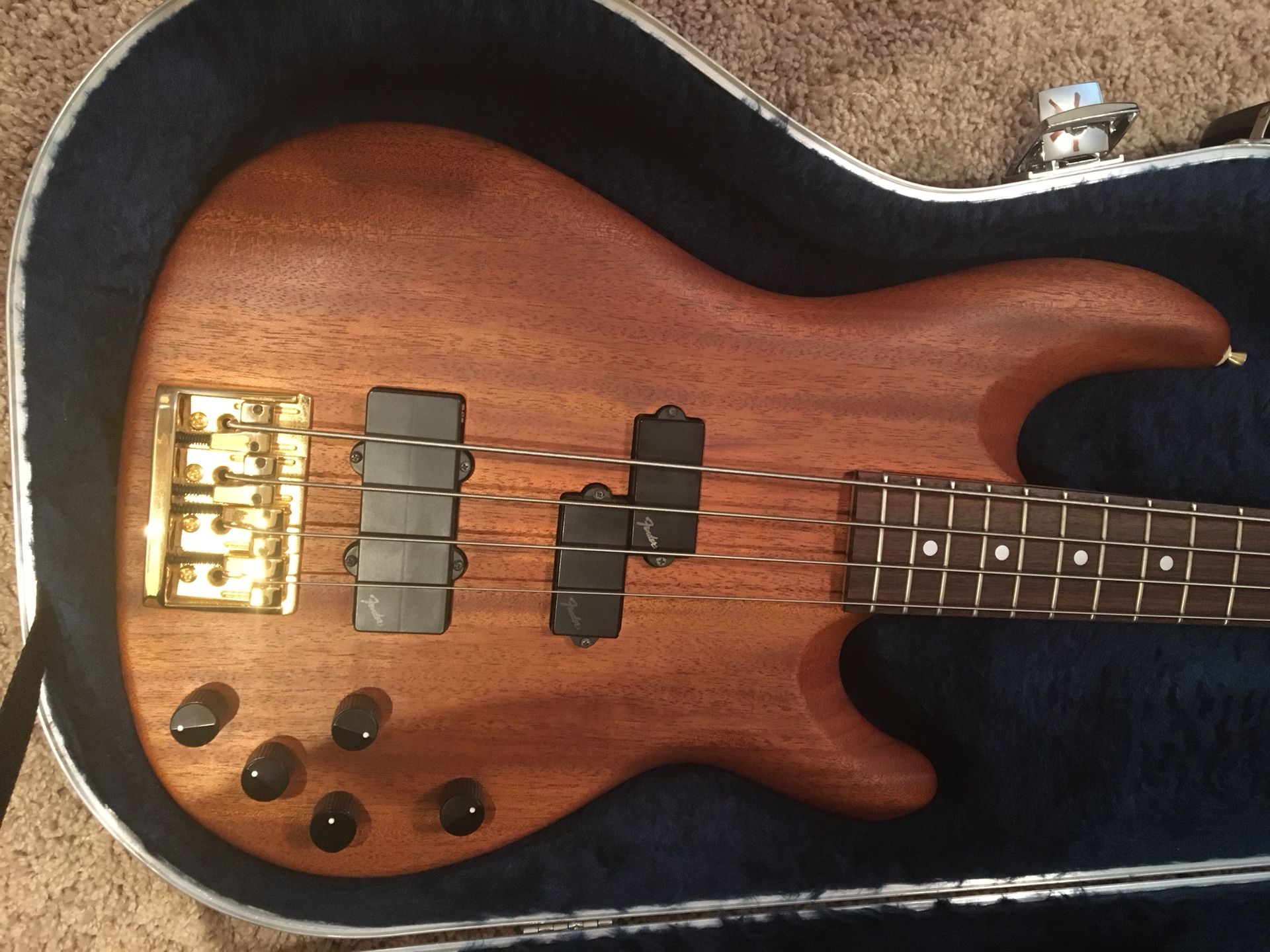 Fender Precision Lyte Deluxe Bass