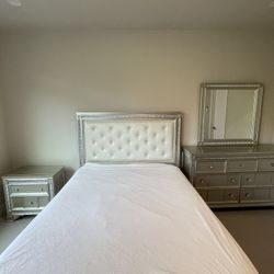 Elegant Bedroom Set – Excellent Condition Including Bed Nightstand And dresser
