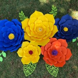 Colorful Paper Flowers/Flores De Papel Colores