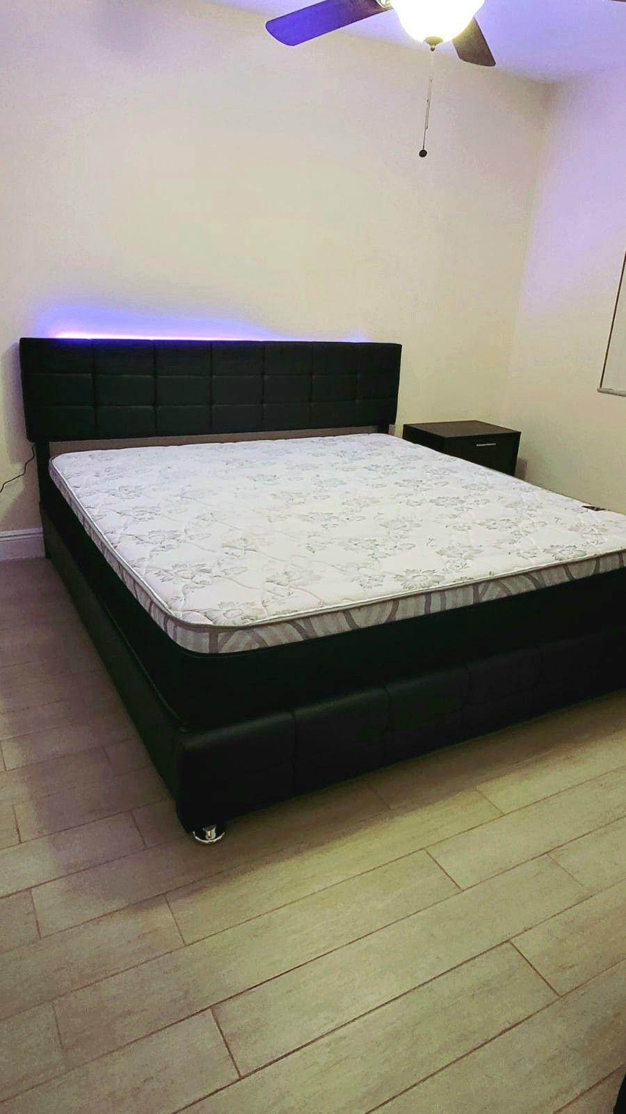 NEW KING PILLOW TOP MATTRESS AND BOX SPRING