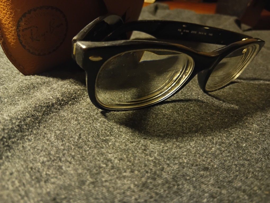 Ray Ban Glasses Model code RB5184 2000 54-18 Black