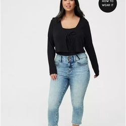Torrid sky high skinny super soft Capri jean