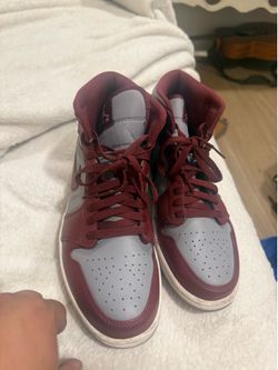Jordan 1 mid cherrywood size 10