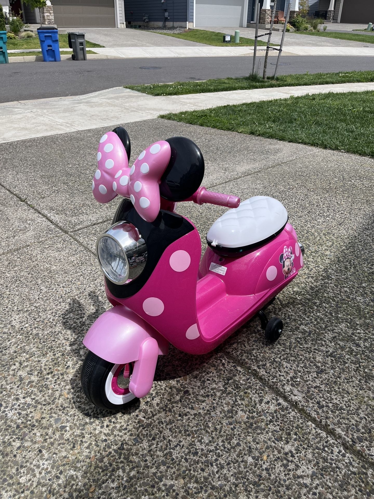 Electric Minnie Mouse Scooter