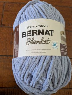 Bernat blanket yarn - Cornflower blue
