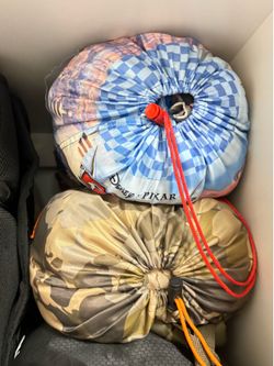 2  kids sleeping bags