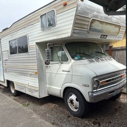 1973 Dodge Sportsman RV