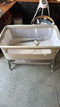 Cowiewie baby bassinet