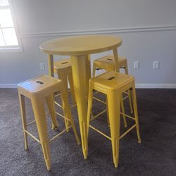Yellow Table And 4 Barstools 