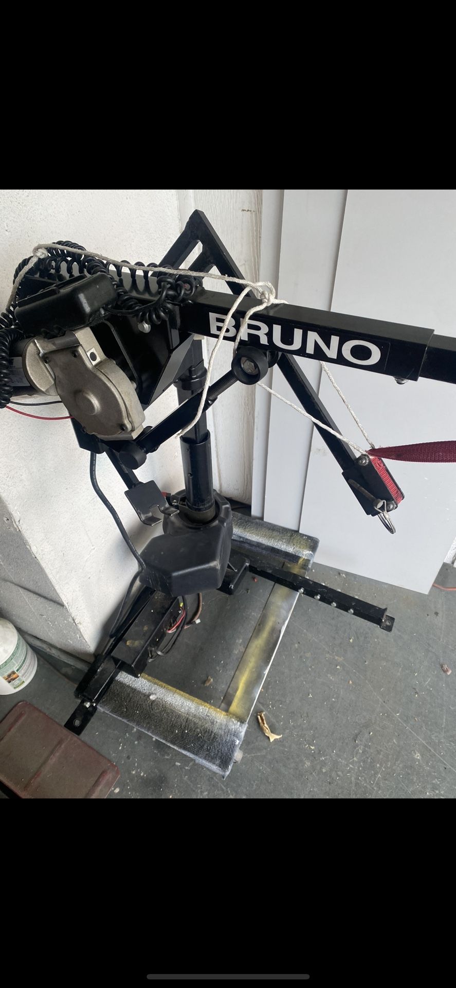 Bruno Heavy Duty Hoist