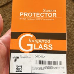 QHOHQ Screen protector for iPhone 15