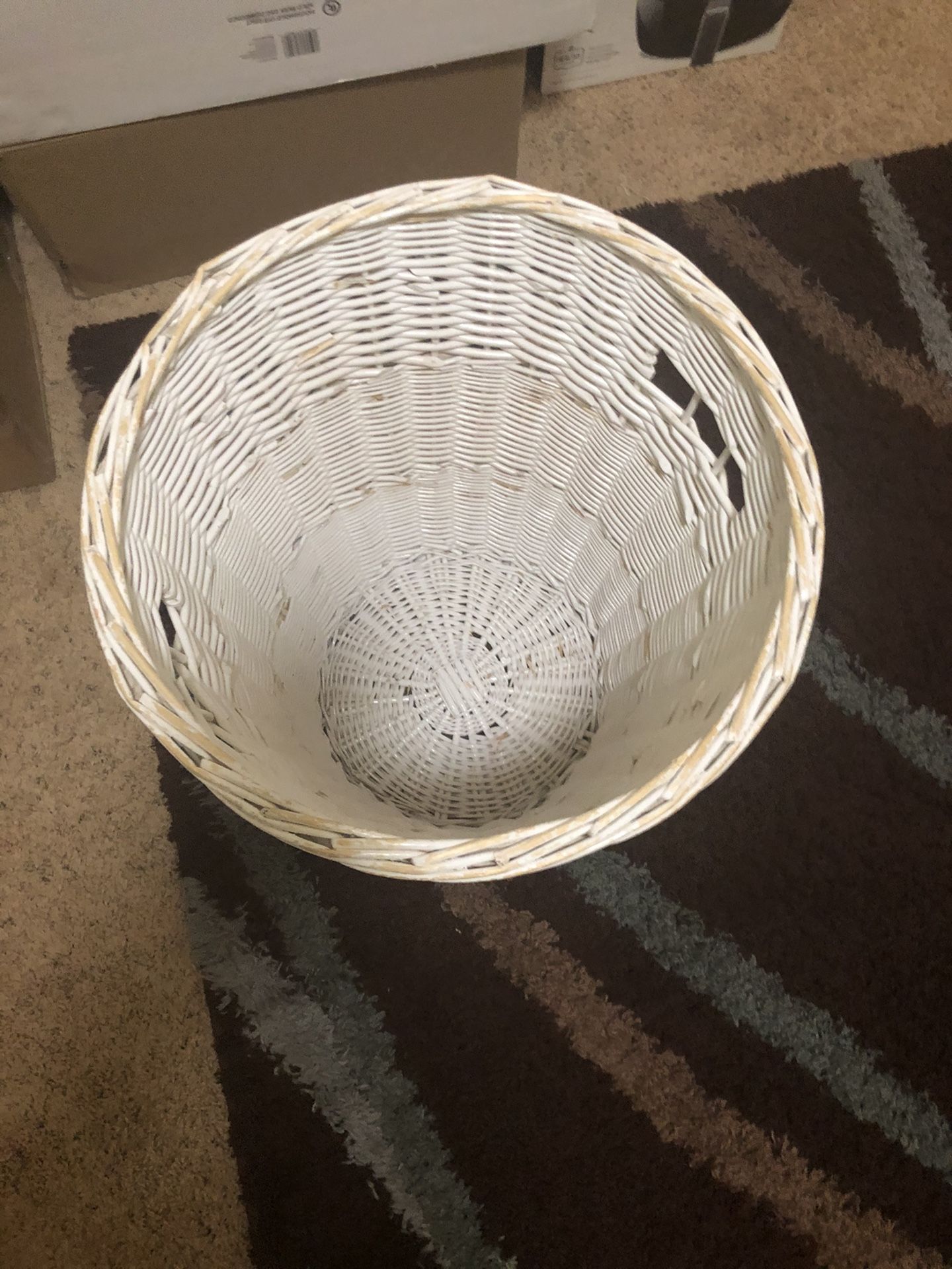 Wicker laundry basket