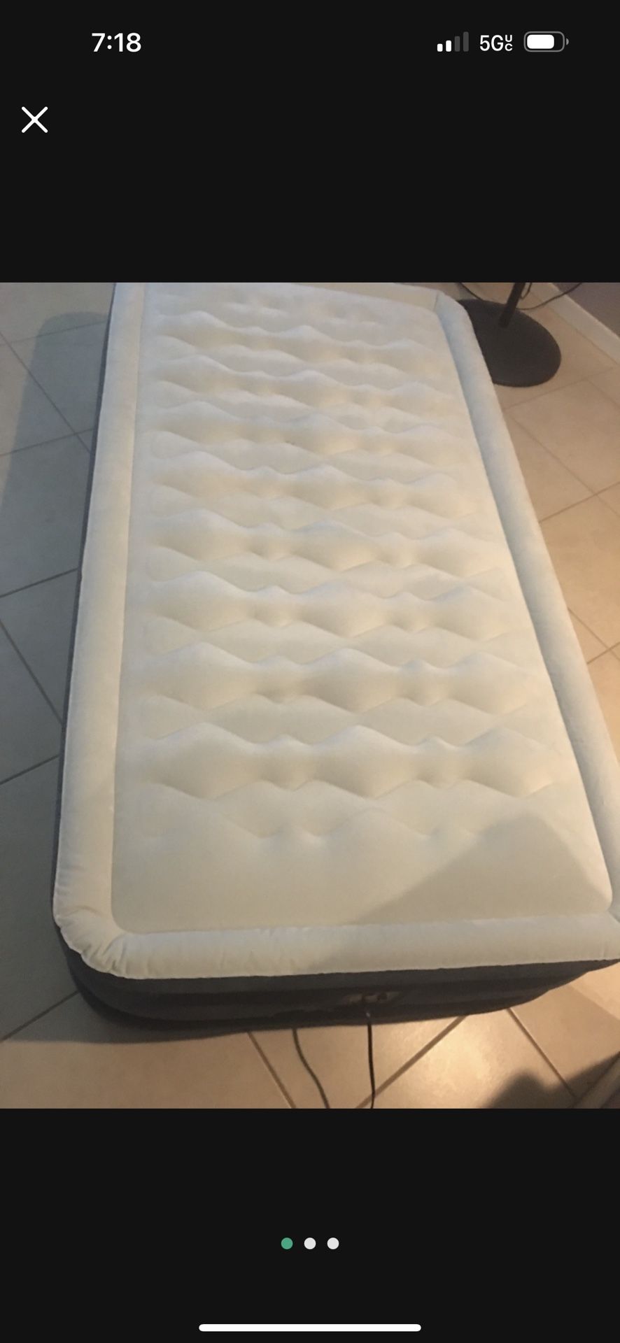 Twin Intex Airbed With Built in Fast-fill Air Pump AP619C