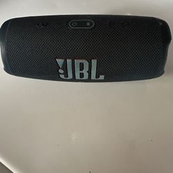 JBL Charge 5