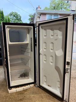 Volvo vnl760 original fridge