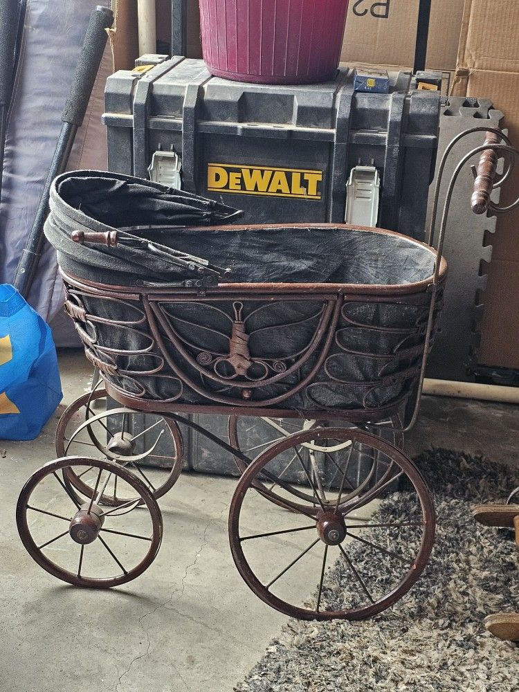 Old/Antique Buggy