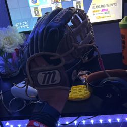 Marucci baseball glove