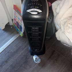 Ceramic Winter Heater With Control Remote Like New
