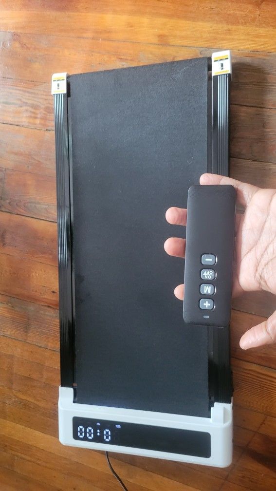 BRAND NEW WALKING PAD/ REMOTE