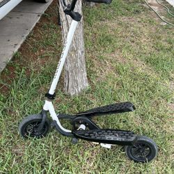 Scooter De Pedal